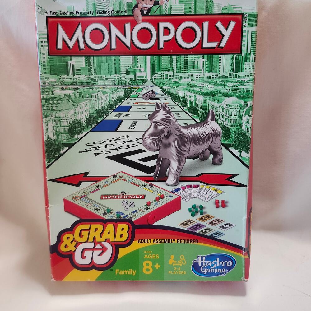 Monopoly Grab and Go Game Travel Size Age 8 Up Hasbro 2 to 4 Players B10